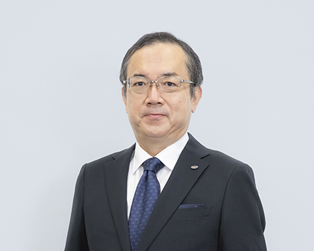 安達　雅人