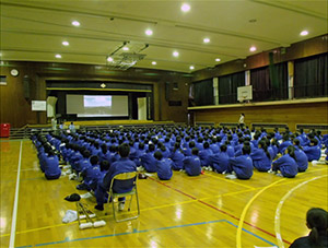 平成25年2月6日 川西市立東谷中学校にて